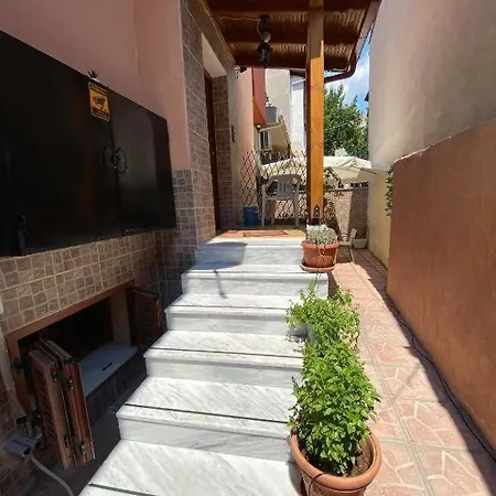 Appartement Ano Poli 5 *